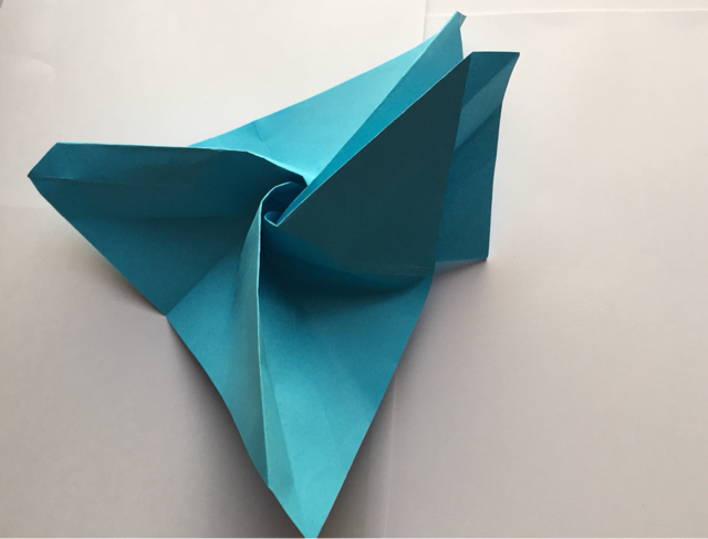 简易玫瑰折纸制作教程 第17步