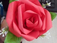 老早就想把这个自创的玫瑰花教大家了，今天正好有时间就做了一朵，希望大家喜欢。