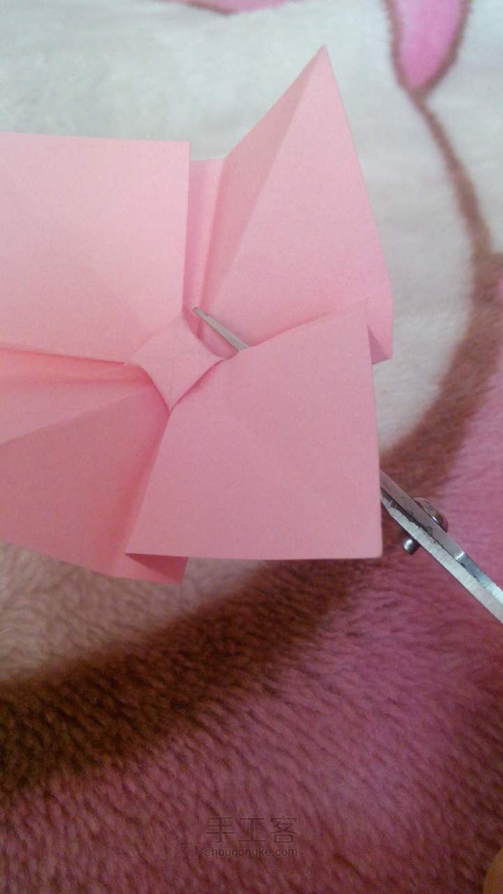 美丽立体蝴蝶结折纸 第15步