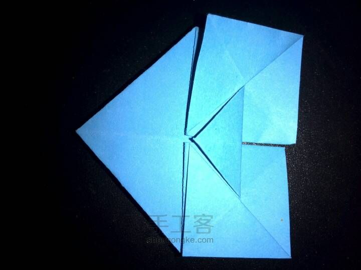 超简单的小花折纸教程 第13步