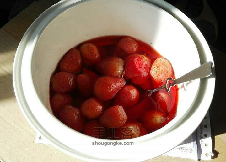美丽的糖水草莓制作教程 第5步