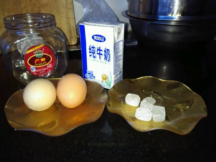 自制鸡蛋牛奶布丁 第1步