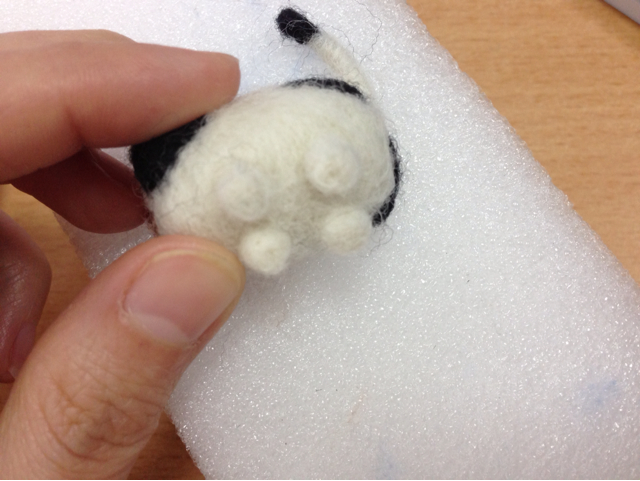 『材料/成品可购』超简单的日本无脸小猫DIY 第8步