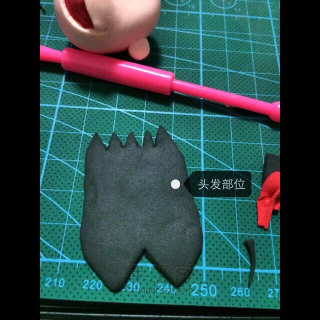哆啦A梦胖虎粘土制作 第4步