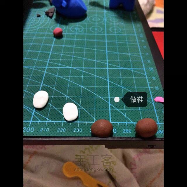 哆啦A梦胖虎粘土制作 第12步