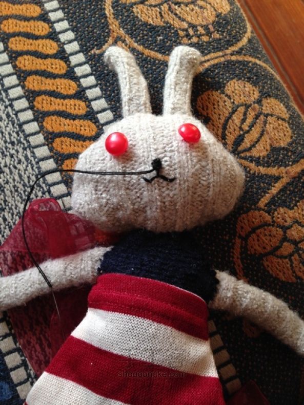 旧毛衣改造兔子玩偶 第18步