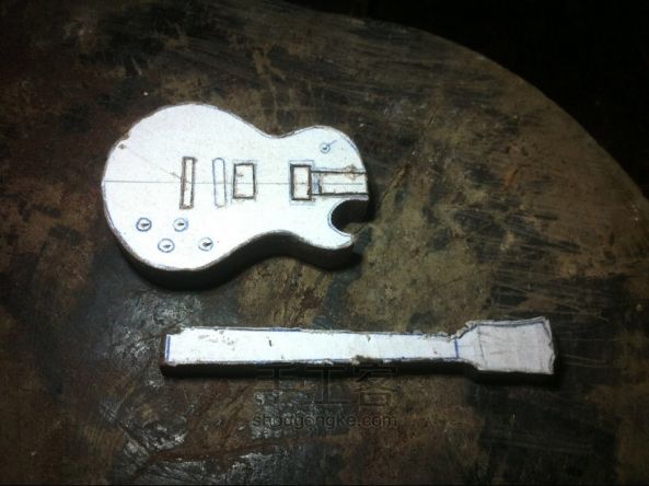 【荒岛】les pual 电吉他小模型制作教程 第1步