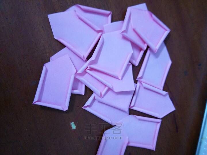 超简单纸玫瑰折纸教程 第4步