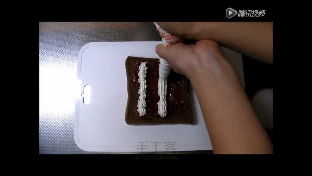 【美食1】绝对满足草莓面包～ 第11步