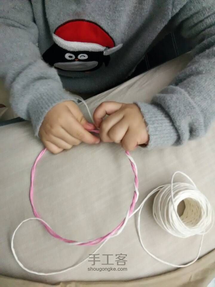 纸藤手钩花环制作教程 第5步