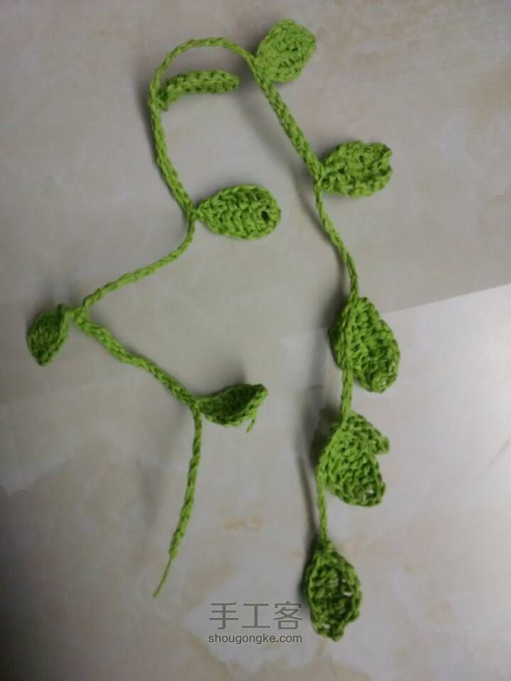 纸藤手钩花环制作教程 第8步