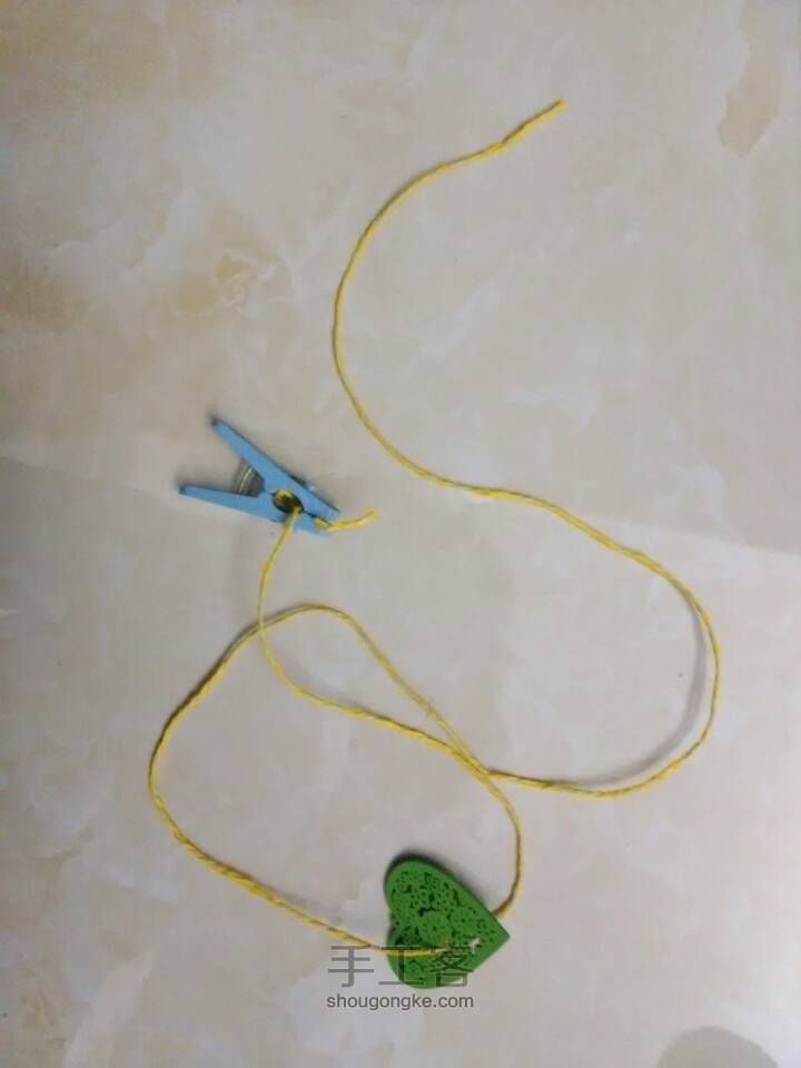 纸藤手钩花环制作教程 第15步