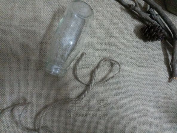 巧用绳结改造旧物教程—让玻璃瓶一秒钟变盆栽吊瓶 第2步