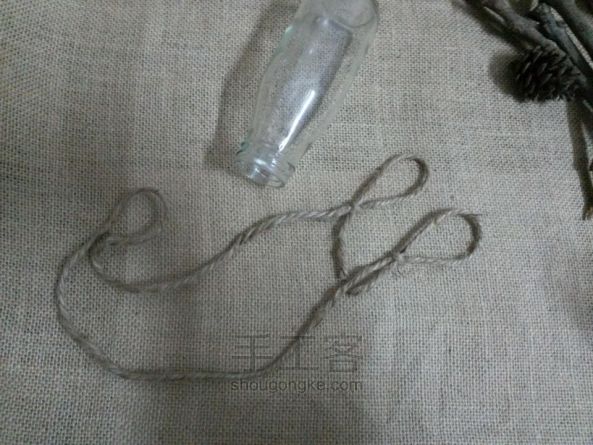 巧用绳结改造旧物教程—让玻璃瓶一秒钟变盆栽吊瓶 第5步