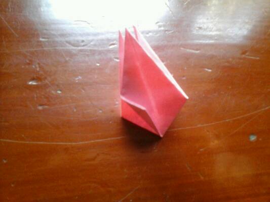 超简单折纸百合花教程 第4步