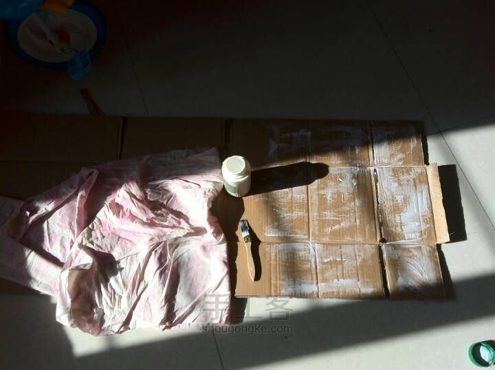 戴着花的箱子制作教程 第3步