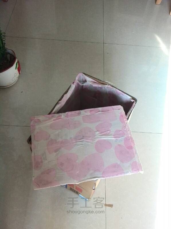 戴着花的箱子制作教程 第4步