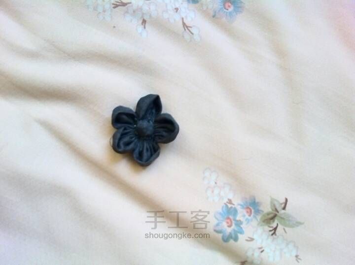 戴着花的箱子制作教程 第7步