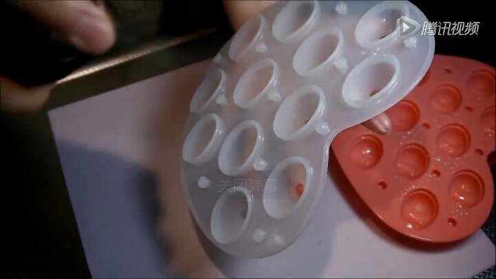 【美食3】自制棒棒糖蛋糕（转） 第2步