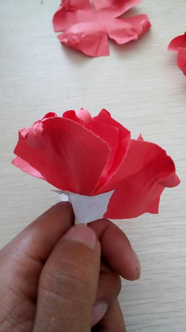 《原创》一张彩纸一朵玫瑰花教程。 第16步