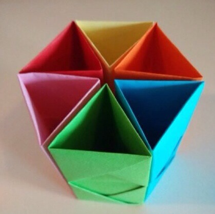 三角折纸笔筒教程折法 第11步
