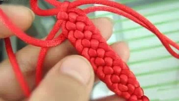 给自己编织一条红绳手链，戴着能转运！ 第5步