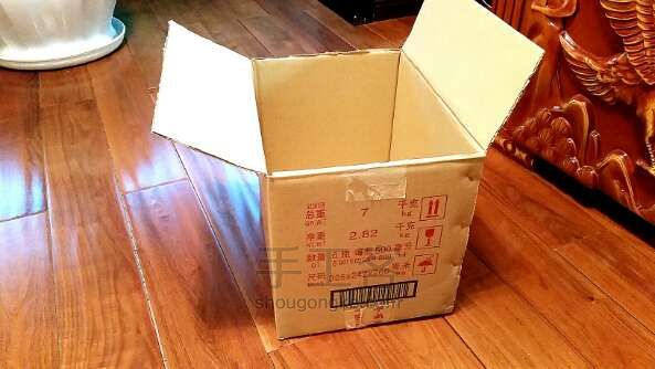 利用废弃纸盒做碎花收纳盒制作教程 第3步