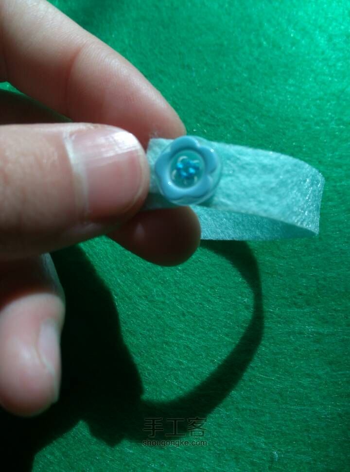 又一个小清新不织布手链制作教程 第2步