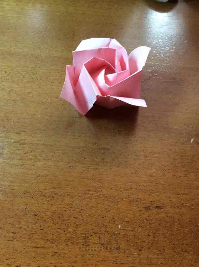 惊艳的简易玫瑰折纸教程 第16步