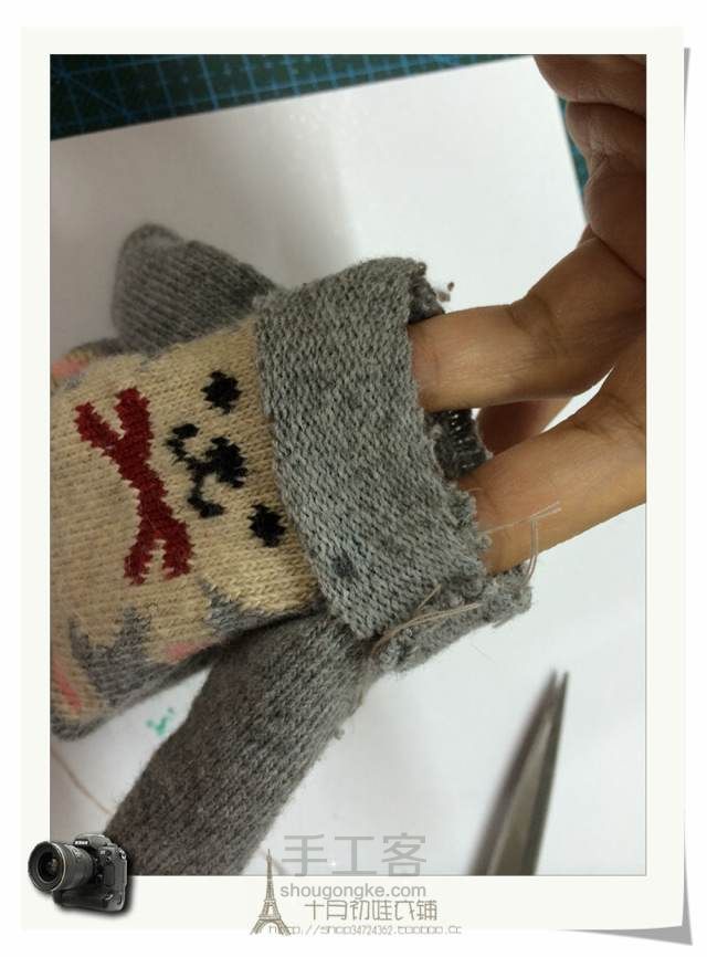 【娃衣教程】十月初教你用袜子给娃娃做一件毛衣 第19步