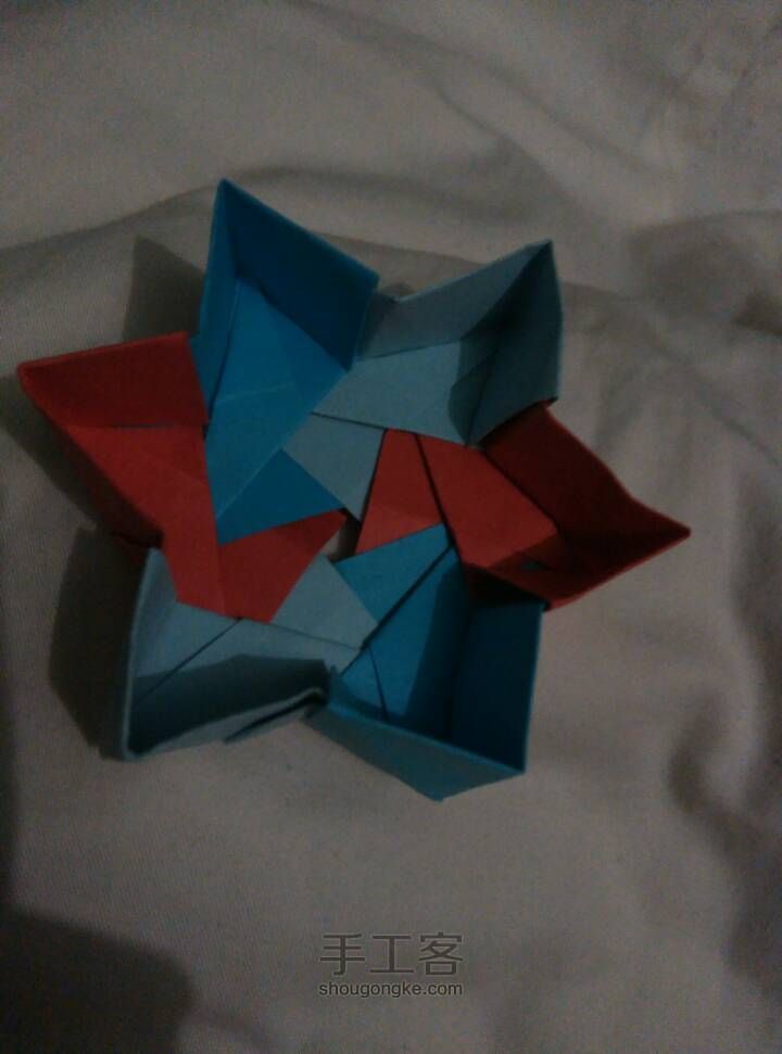 六角星纸盒折法，这样就简单多了，看了就会 第22步