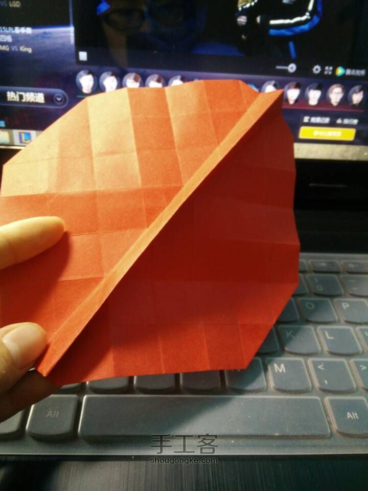 情人节的红玫瑰 折纸教程 第6步