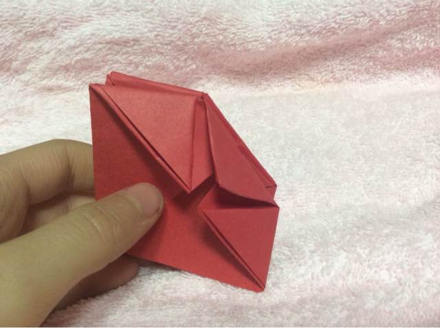 折纸教程—简单易学的钻石玫瑰花折法 第18步