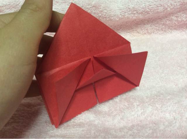折纸教程—简单易学的钻石玫瑰花折法 第13步
