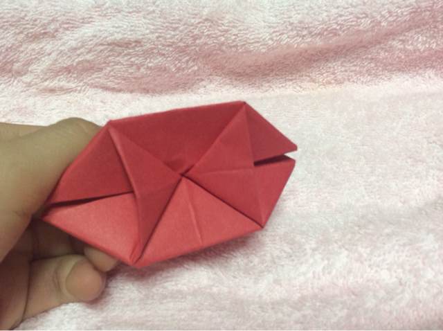 折纸教程—简单易学的钻石玫瑰花折法 第23步