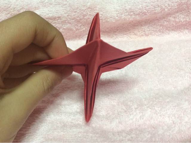 折纸教程—简单易学的钻石玫瑰花折法 第24步