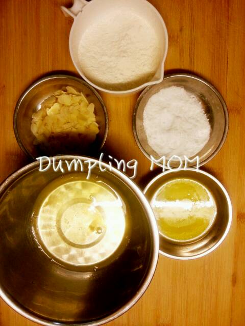 【Dumpling MOM】节日零食之杏仁薄饼 第1步
