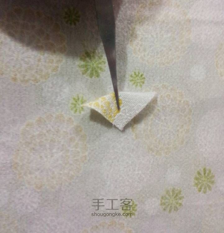 和风发饰基础小花第三弹 第2步