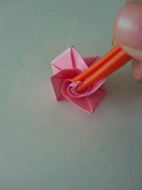 简简单单的玫瑰花 纸艺教程 第12步