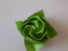 折一朵玫瑰花送给心爱的她，用小纸叠成还可填充礼盒哦~