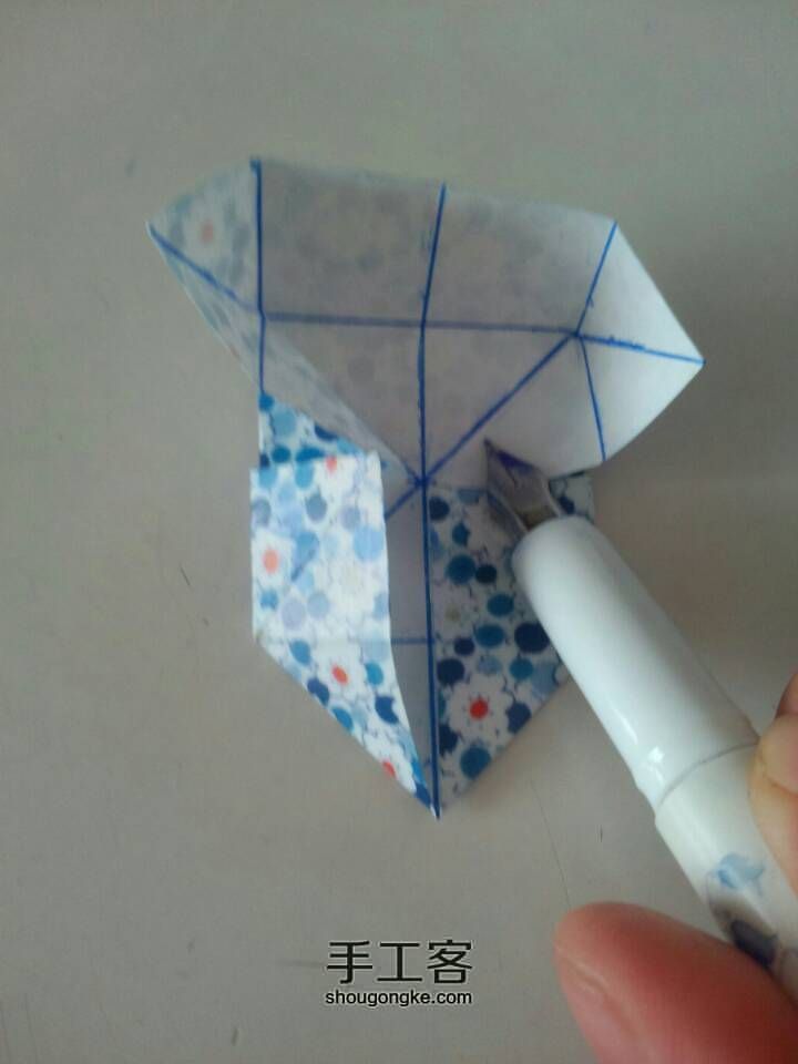 爱心纸船折纸教程 第5步