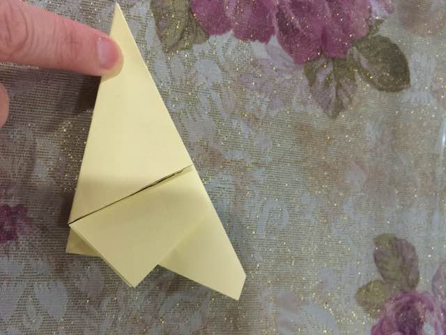 杨桃花的折纸过程（有点粗糙） 第13步