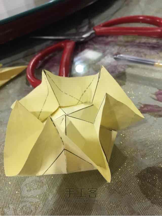 杨桃花的折纸过程（有点粗糙） 第25步