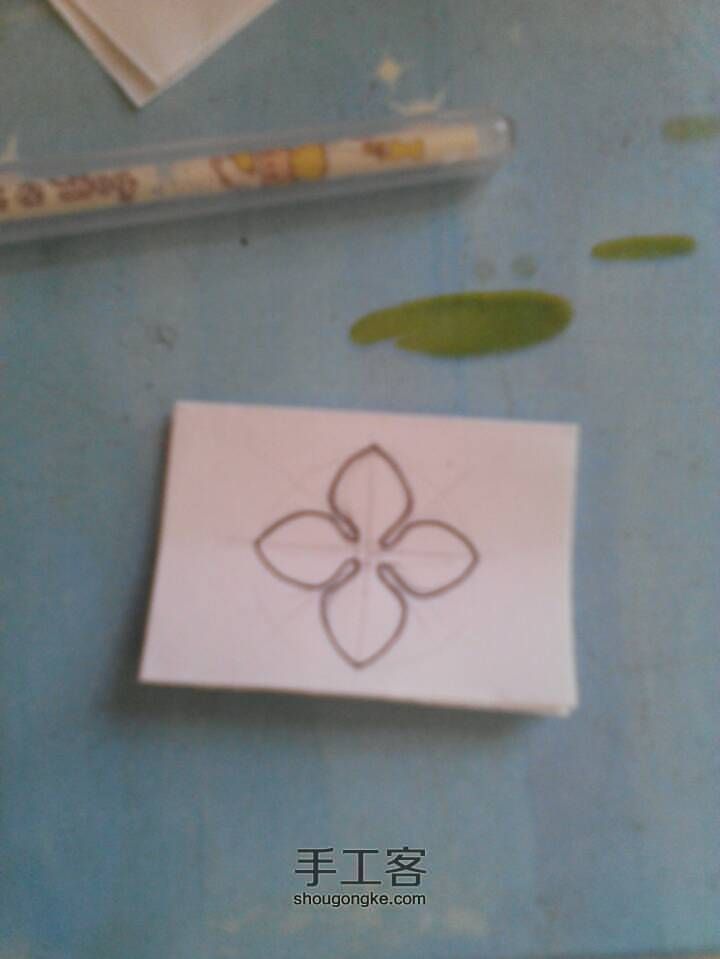 美美哒指甲油花戒指制作教程💍 第1步