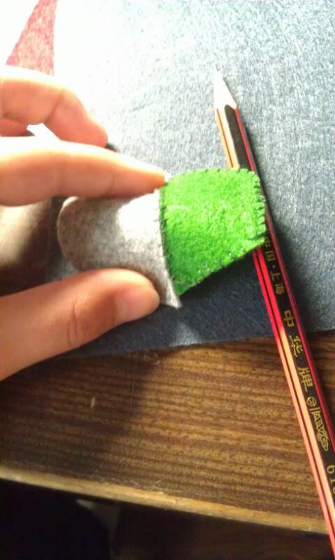 不织布小鞋子 第4步