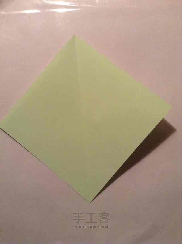 四叶草简单折纸教程 第2步