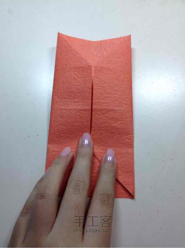 六边形彩色纸叠笔筒制作教程 第12步
