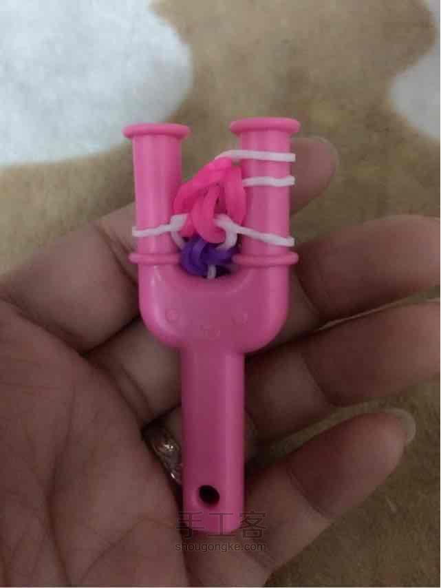 彩虹机之逢合的心手链编织。 第36步