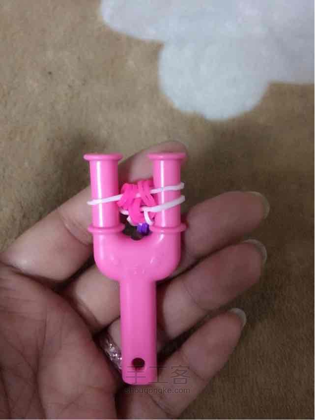 彩虹机之逢合的心手链编织。 第38步