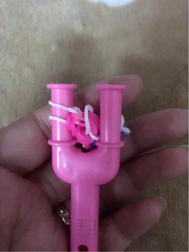 彩虹机之逢合的心手链编织。 第40步